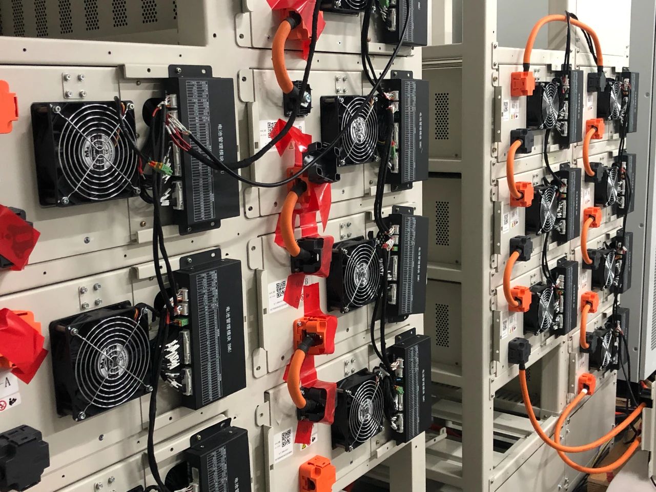 沛城科技 I 工商业储能BMS,深度赋能工商业储能场景,助力能源转型与碳中和(图3) 沛城科技 I 工商业储能BMS,深度赋能工商业储能场景,助力能源转型与碳中和(图3)